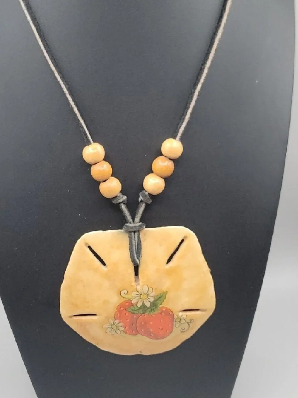 VTG Decoupaged Large Sand Dollar pendant necklace Wood Beads 28
